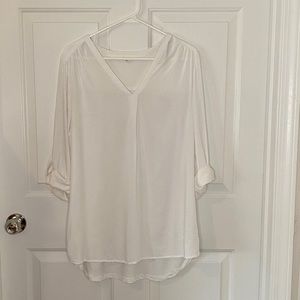 Pleione flowy white mixed media top size L